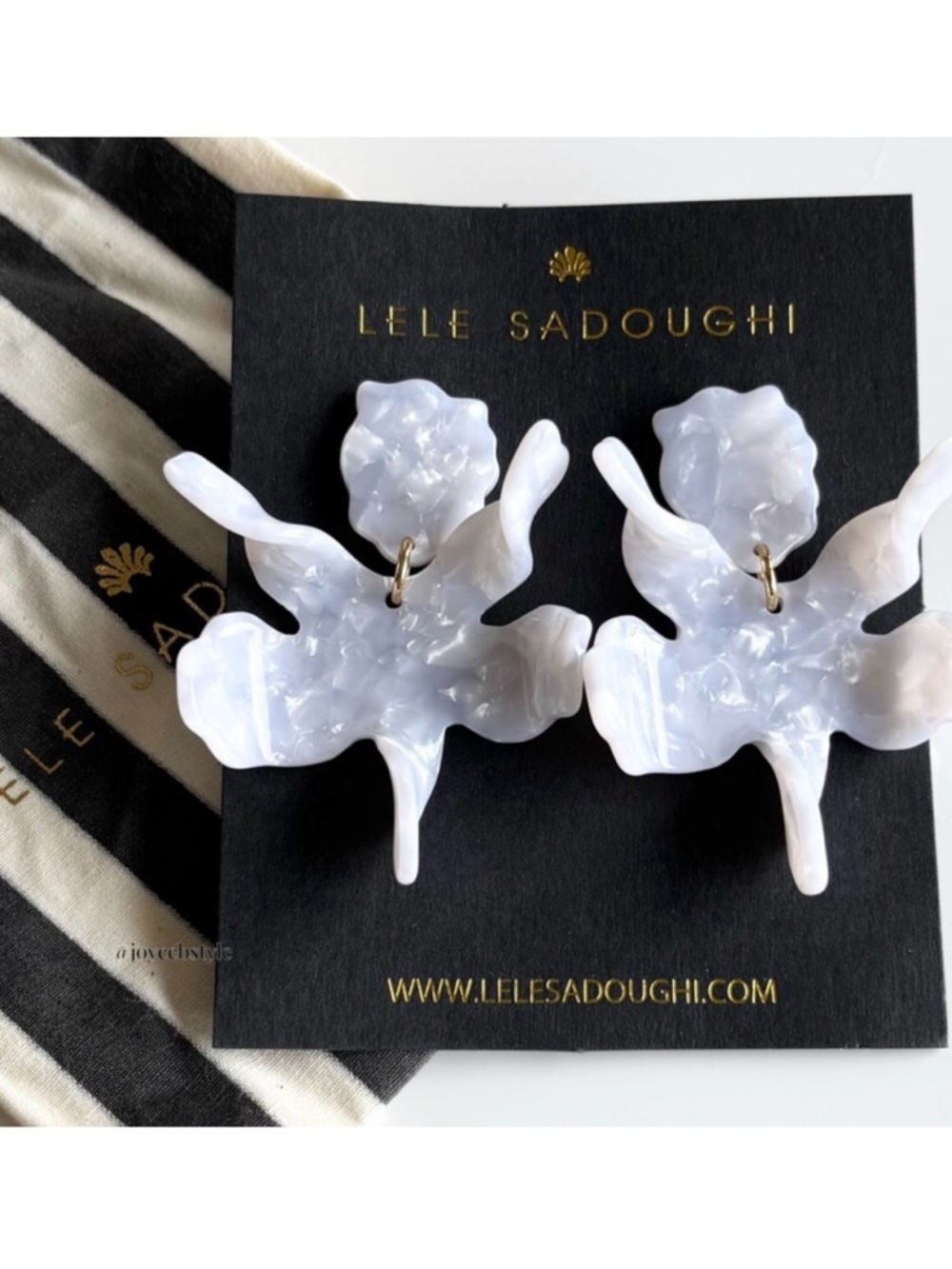 Lele Sadoughi Mother of Pearl Small Paper Lily Earrings NWT - Picture 4 of 7